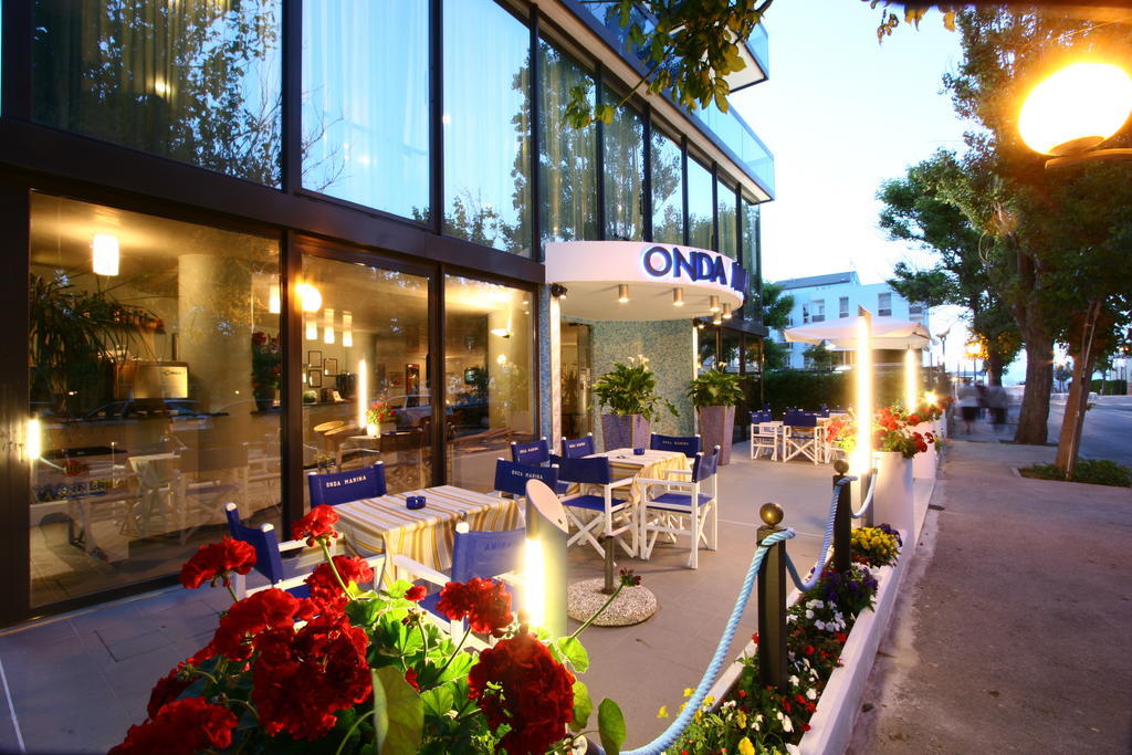 Hotel Onda Marina Misano Adriatico Exteriör bild