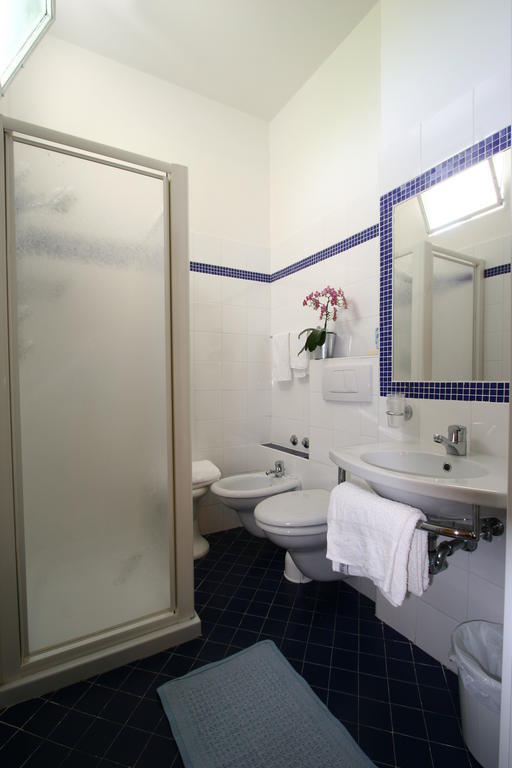 Hotel Onda Marina Misano Adriatico Rum bild