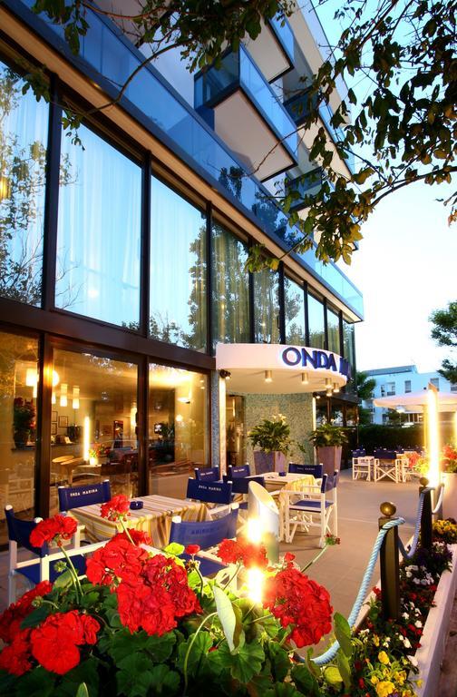 Hotel Onda Marina Misano Adriatico Exteriör bild